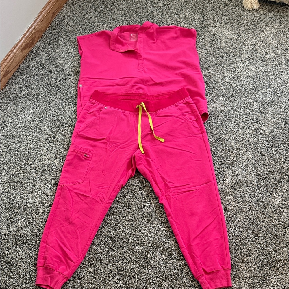 Figs Women's Pink Scrub Set